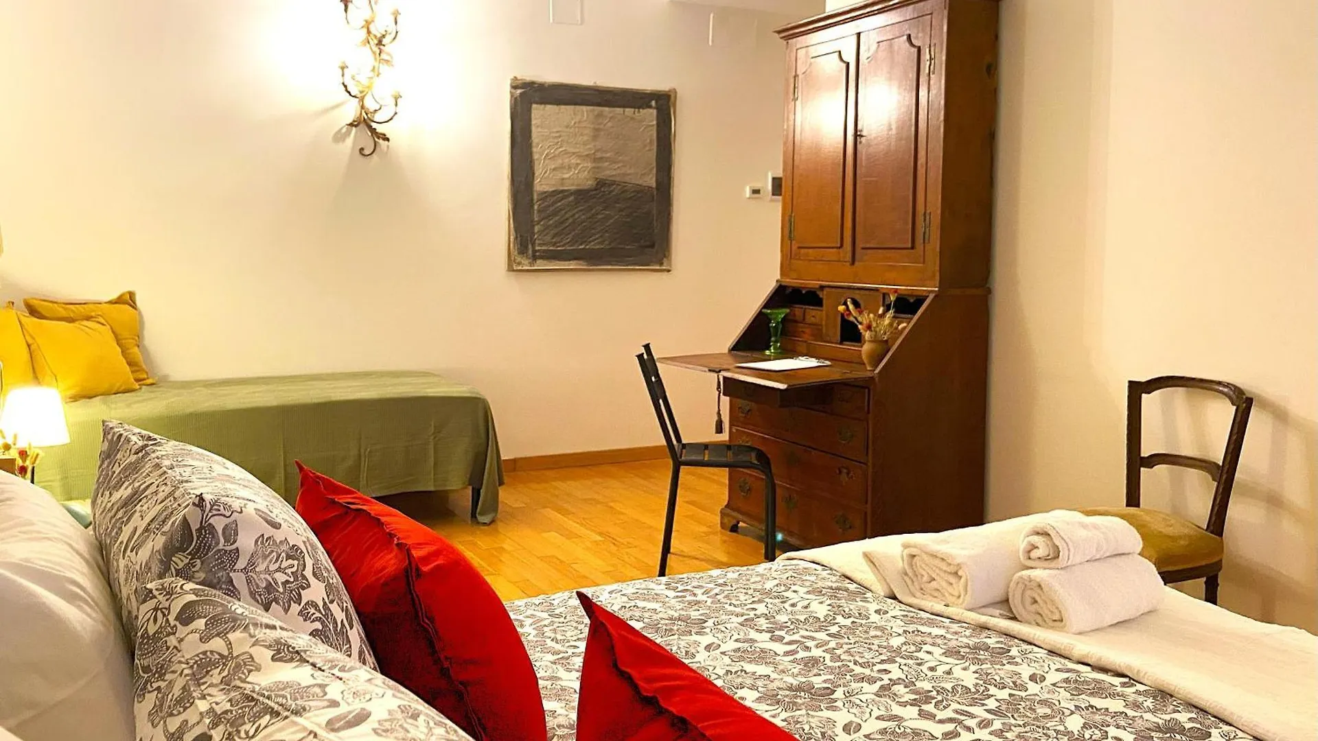 Trastevere Advenida Rome